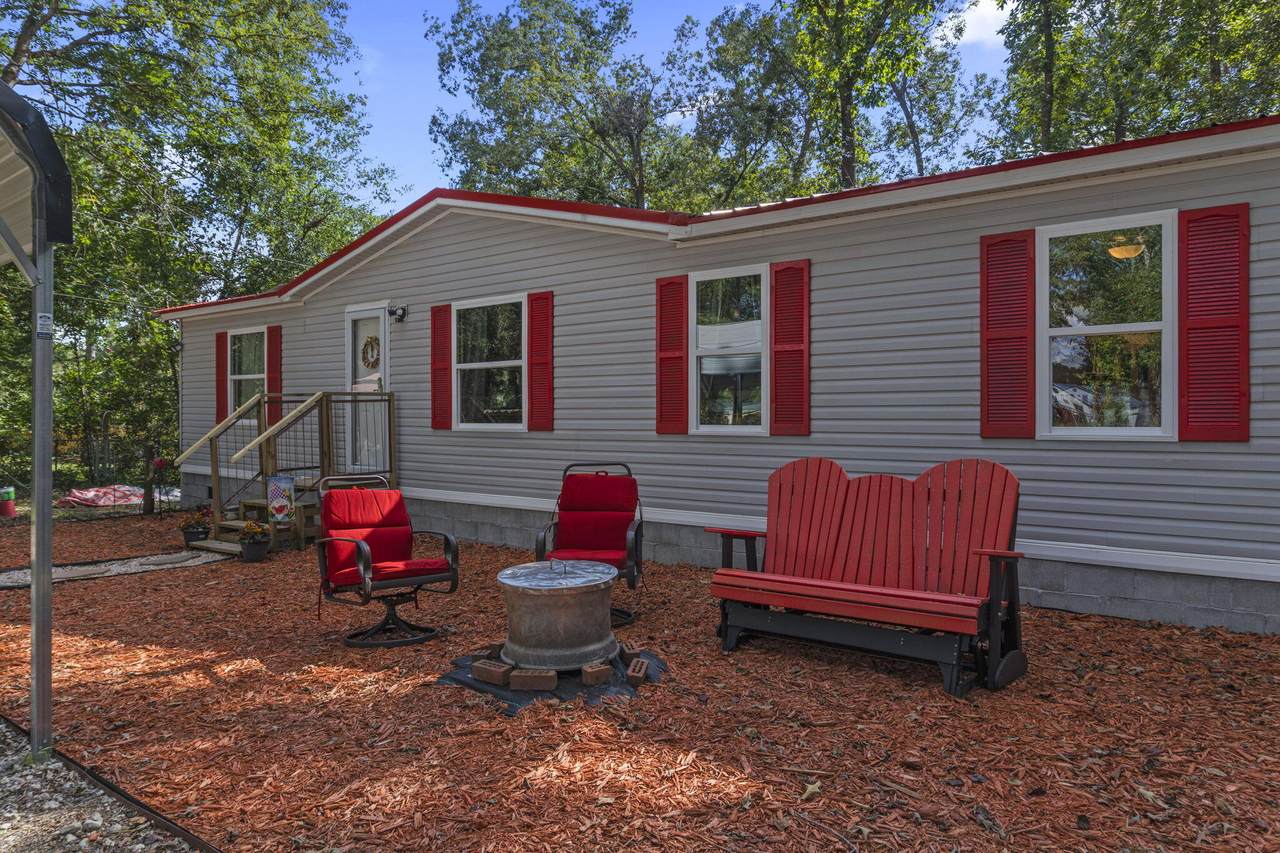 805 Manderson Circle - Photo 1