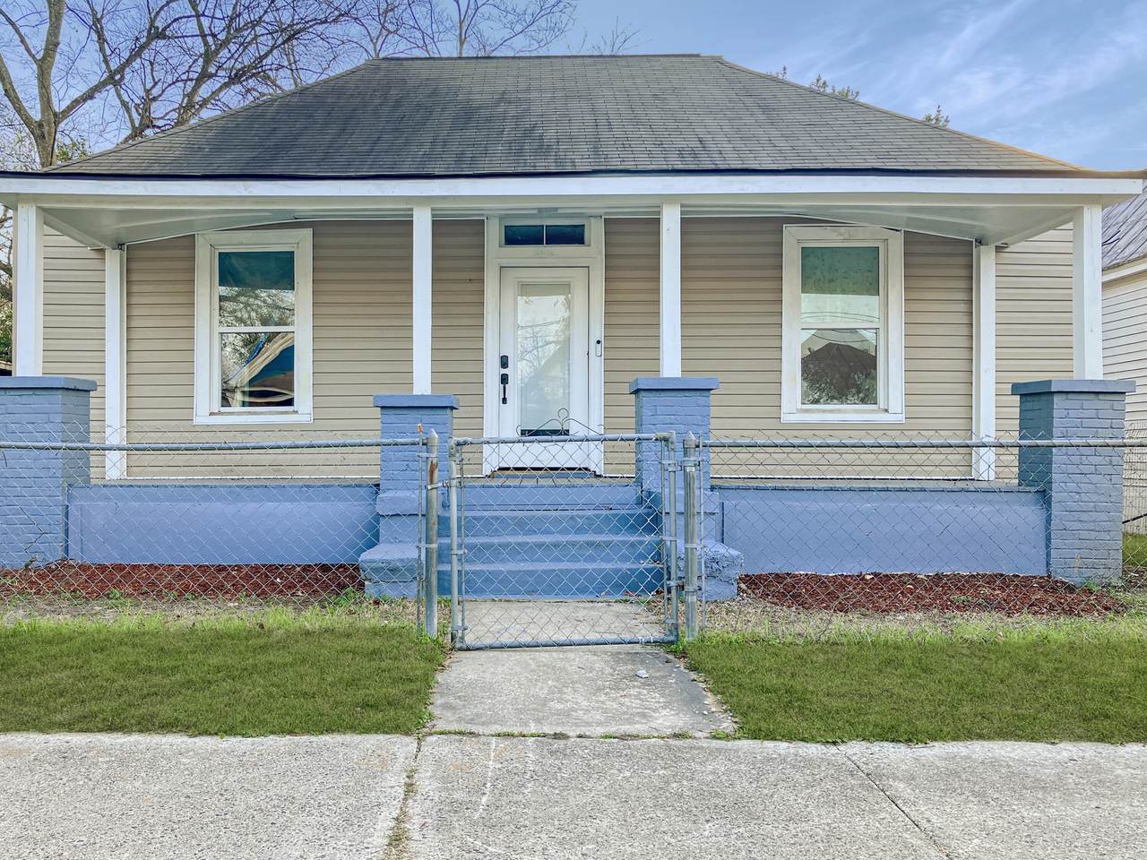 1742 Walker Street - Photo 1