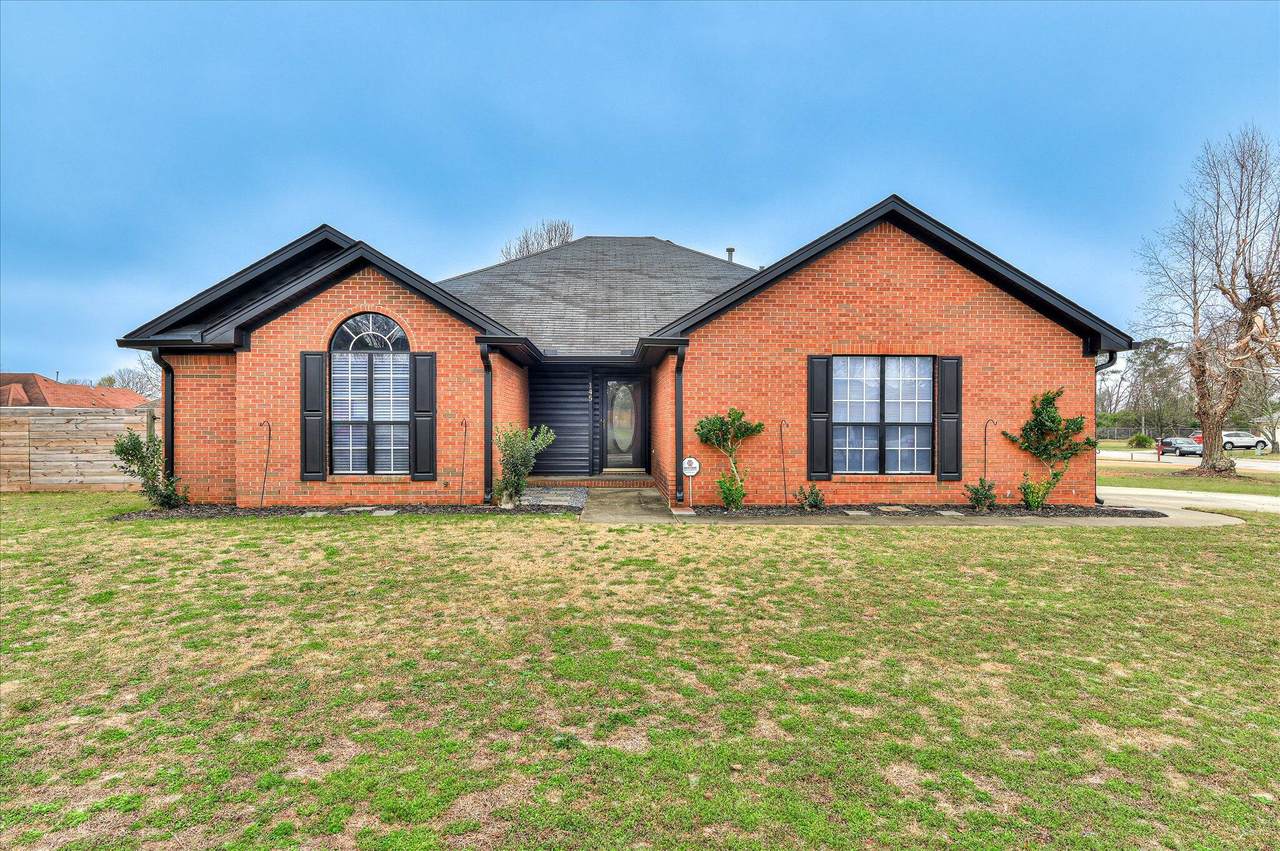 145 Summerfield Circle - Photo 1