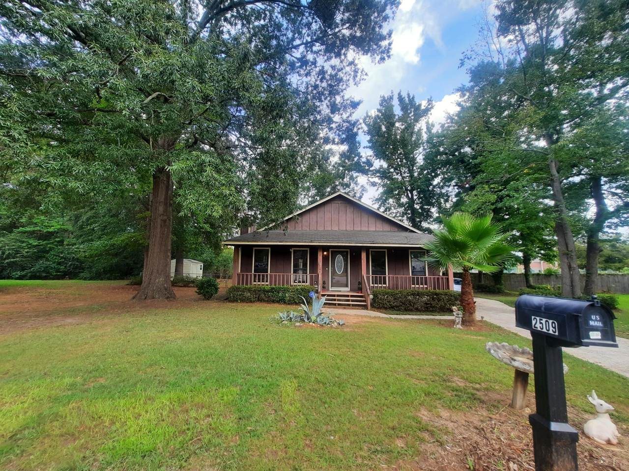 2509 Castlewood Court - Photo 1