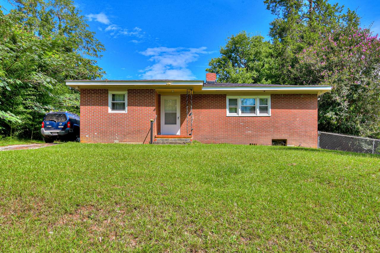 204 Oak Avenue - Photo 1