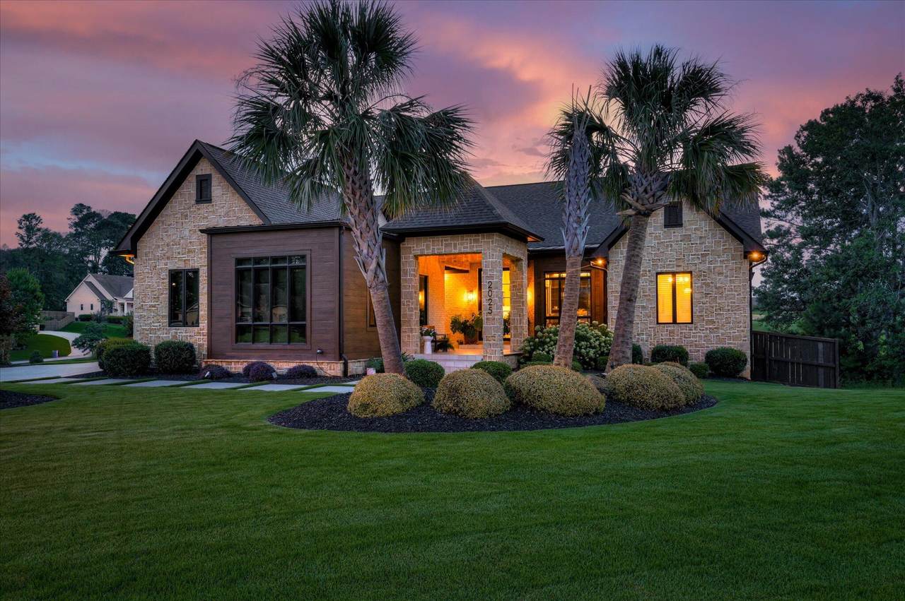 2025 Grace Avenue - Photo 1