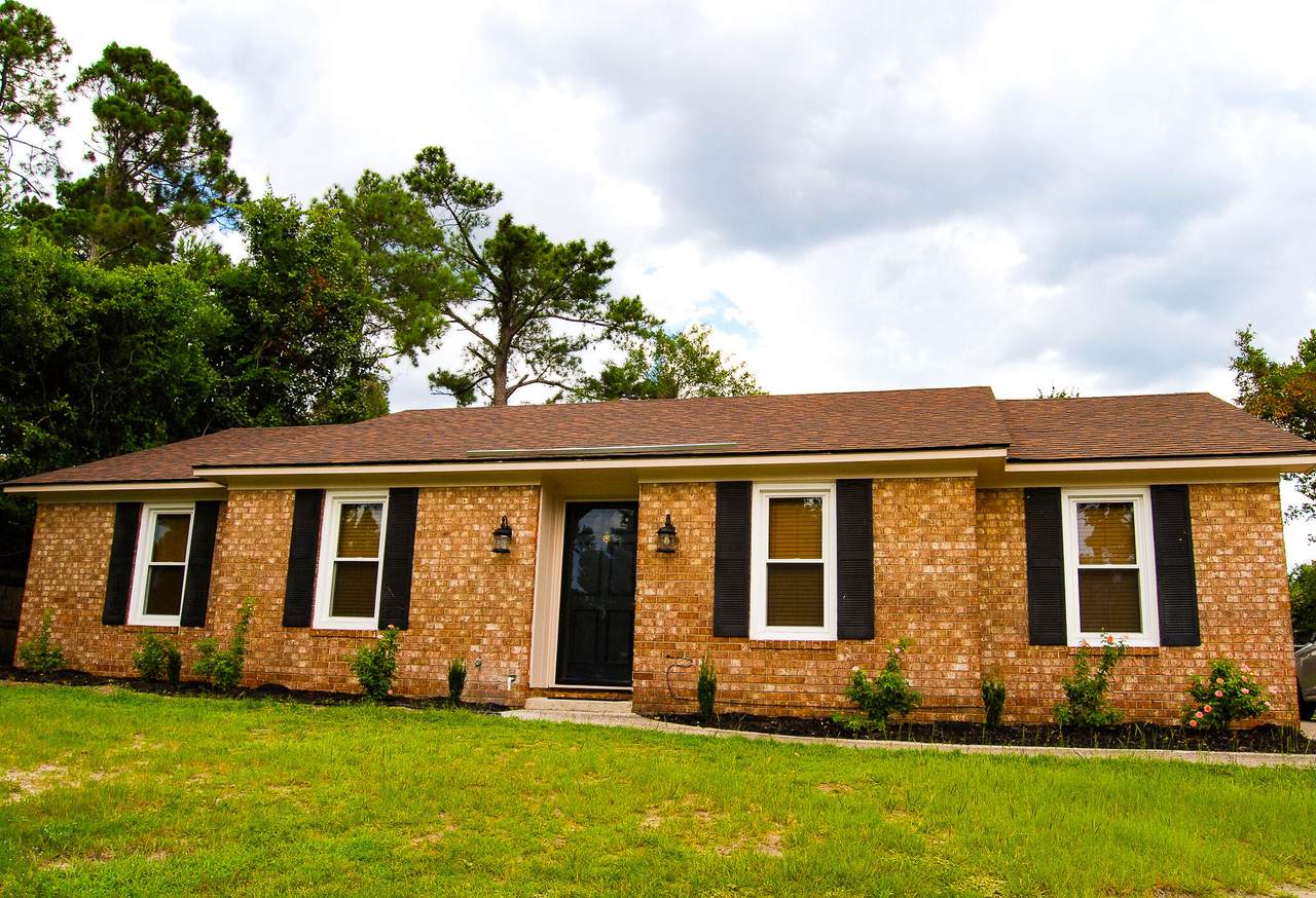 3932 Creekwood Lane - Photo 1