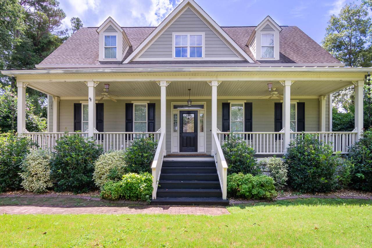 202 Lagoon Drive - Photo 1