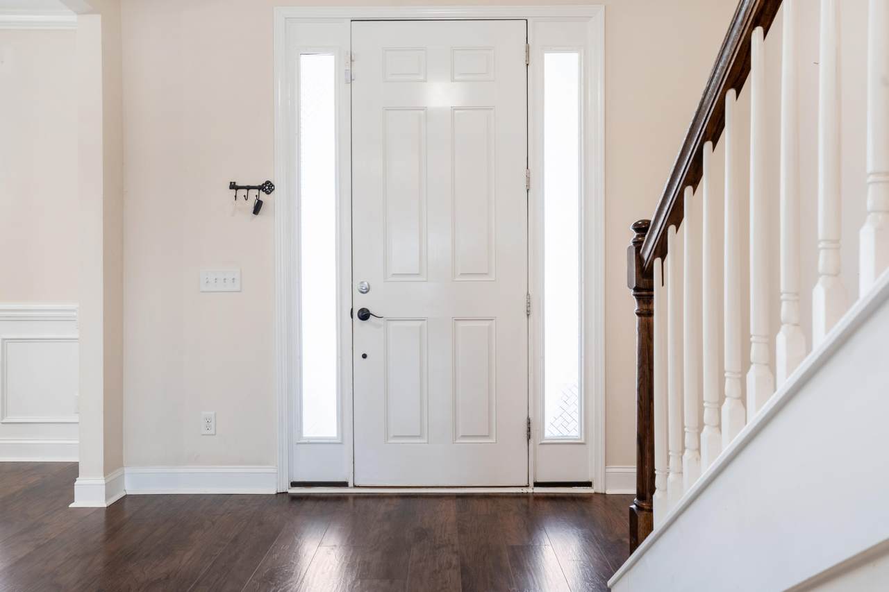 105 Grimsby Road - Photo 1