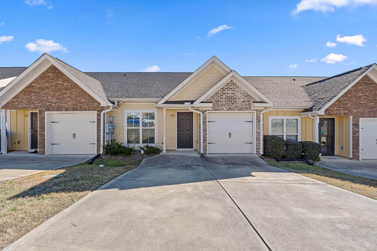 626 Vista Drive - Photo 1