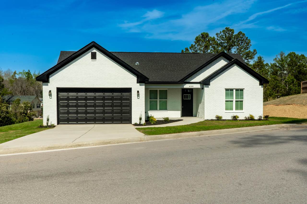 4386 Creekview Drive - Photo 1