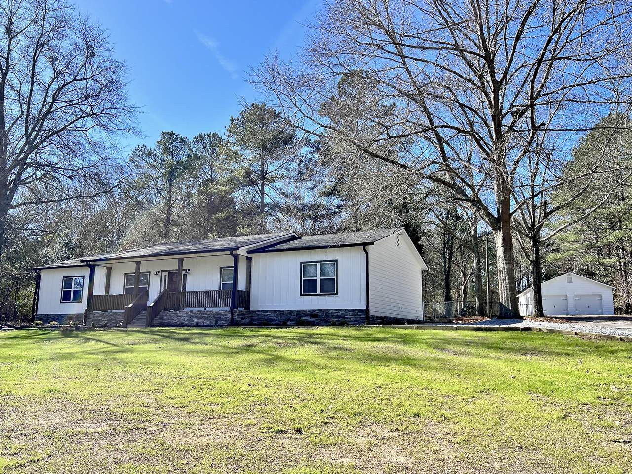 988 Lake Ave - Photo 1
