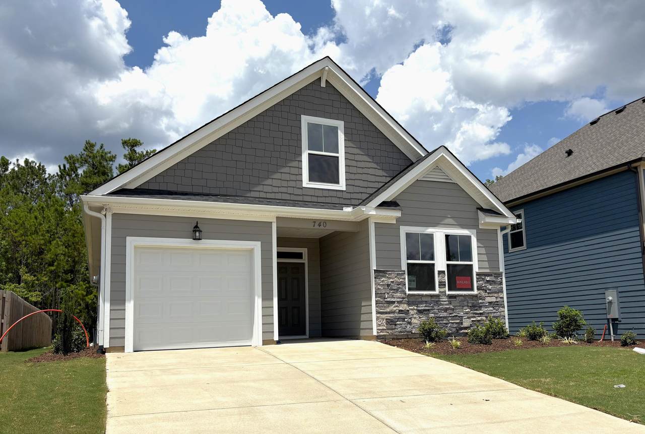 740 Woodvine Drive - Photo 1