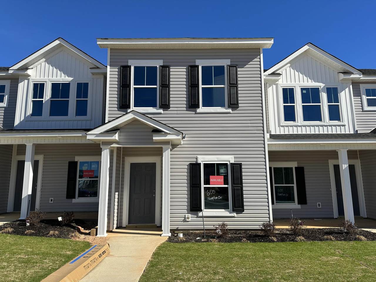 607 Hampton Drive - Photo 1