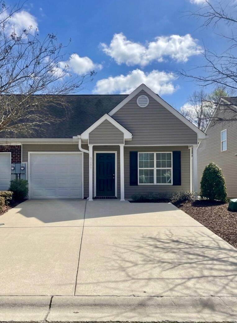2207 Jasmine Way - Photo 1