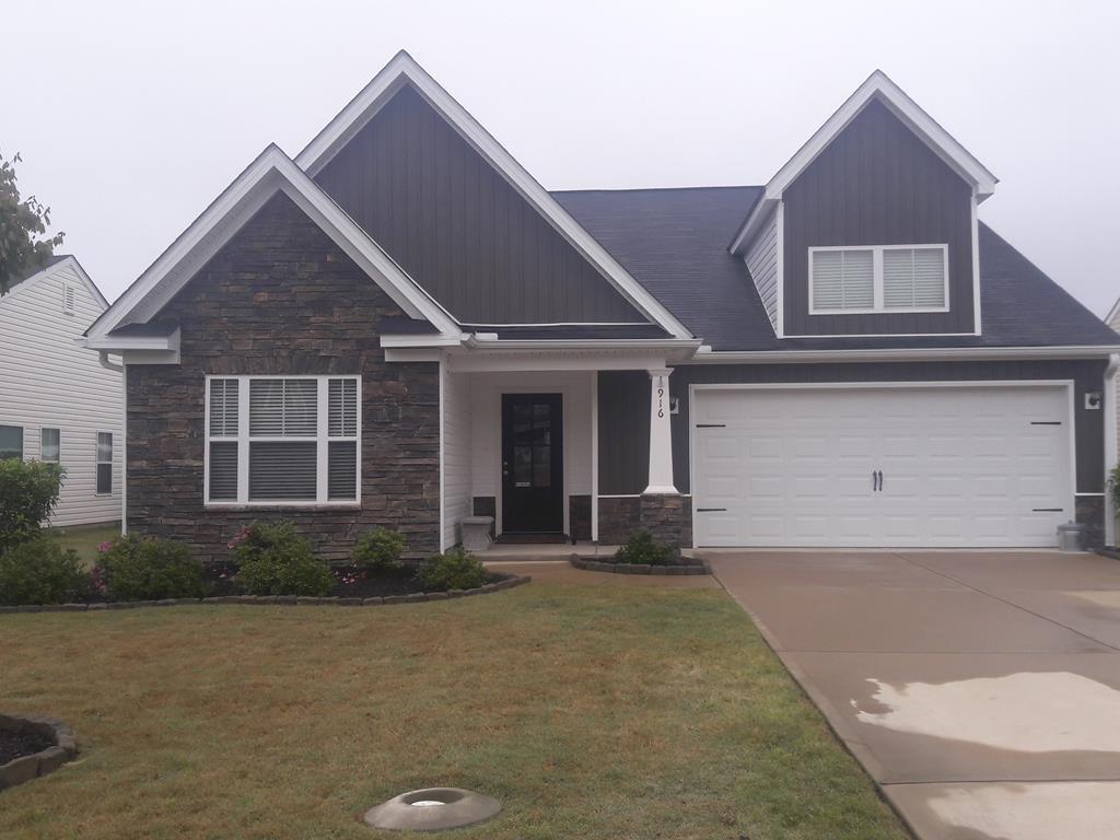 916 Inman Drive - Photo 1