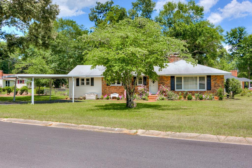 114 Gyles Road Sw - Photo 1