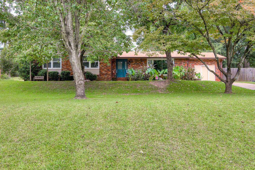 1812 Hollis Avenue - Photo 1