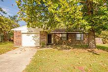 209 Pineview Drive - Photo 1