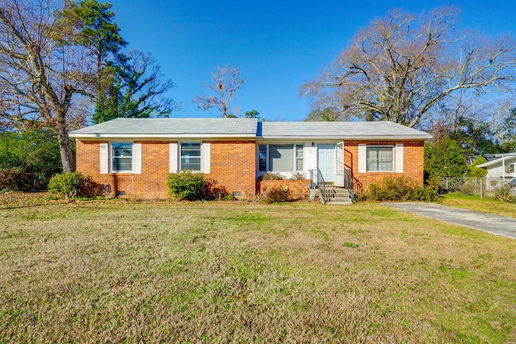 221 Pinehurst Drive - Photo 1