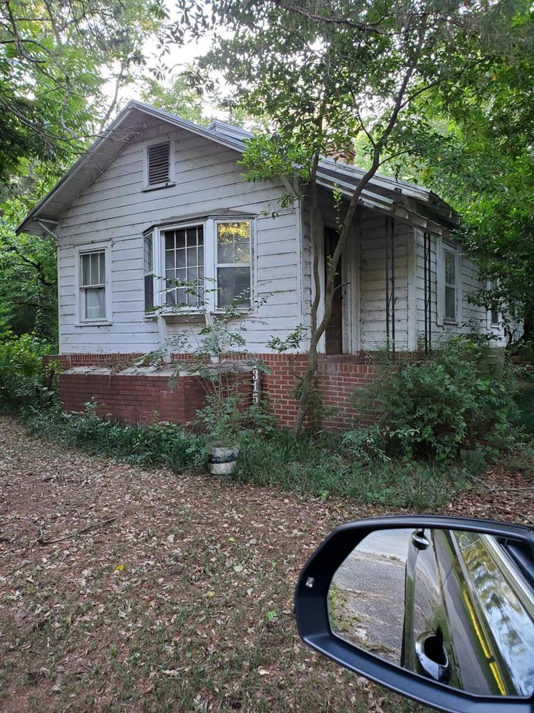 2315 Harding Road - Photo 1
