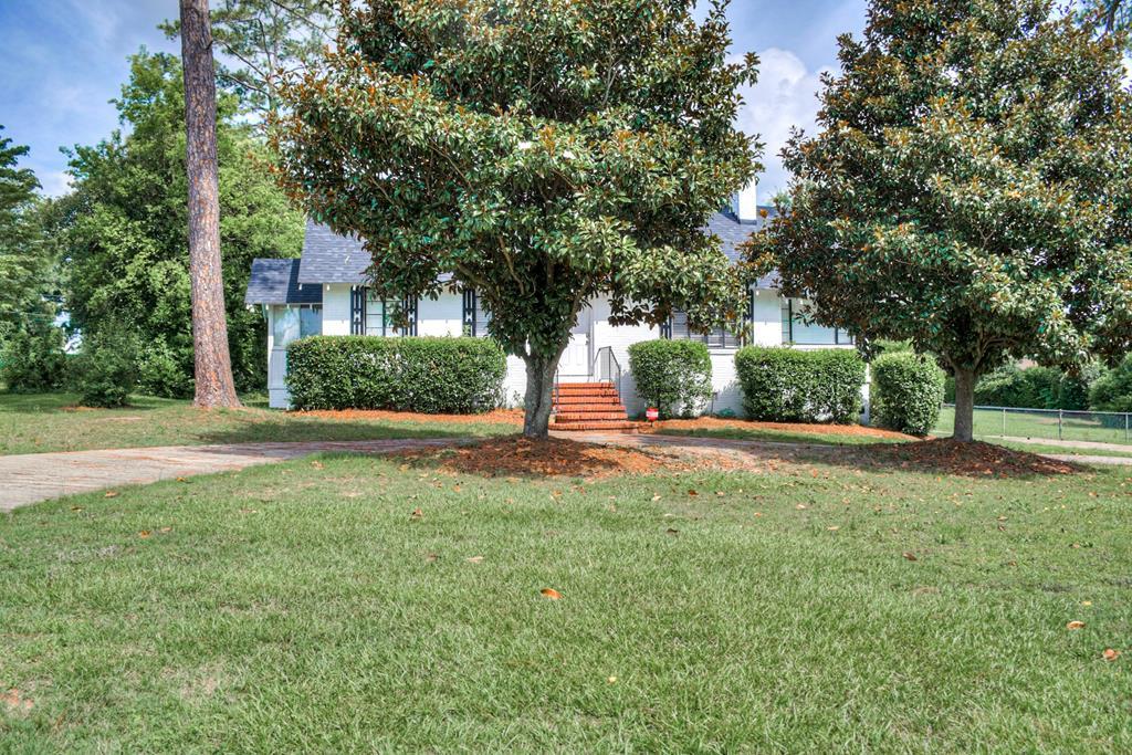 1015 Magnolia Drive - Photo 1