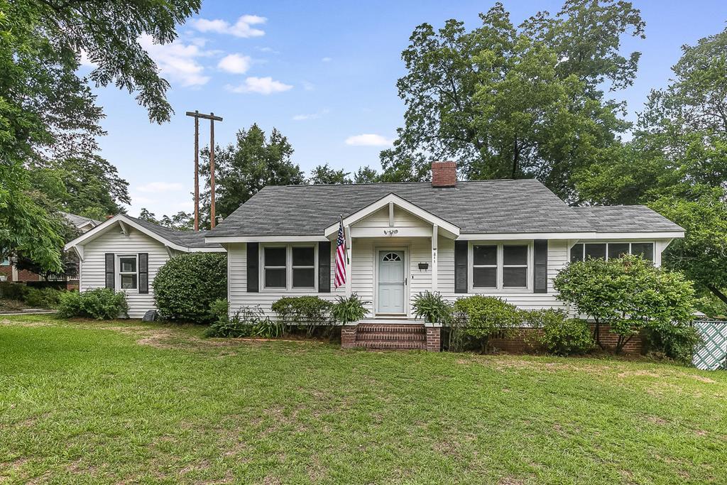 211 Pine Grove Avenue - Photo 1