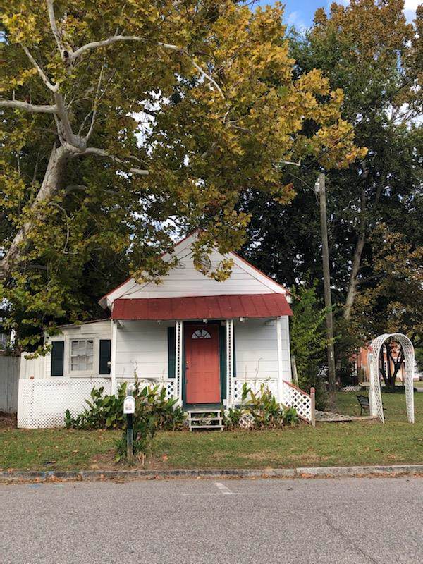 505 Watkins Street - Photo 1