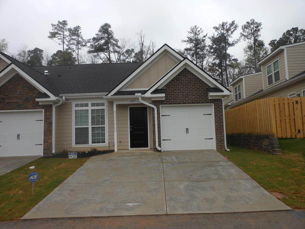 637 Vista Lane - Photo 1