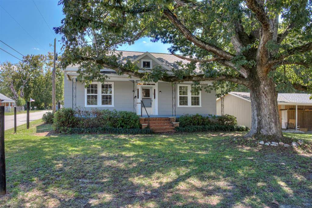 160 Dunbar Street - Photo 1