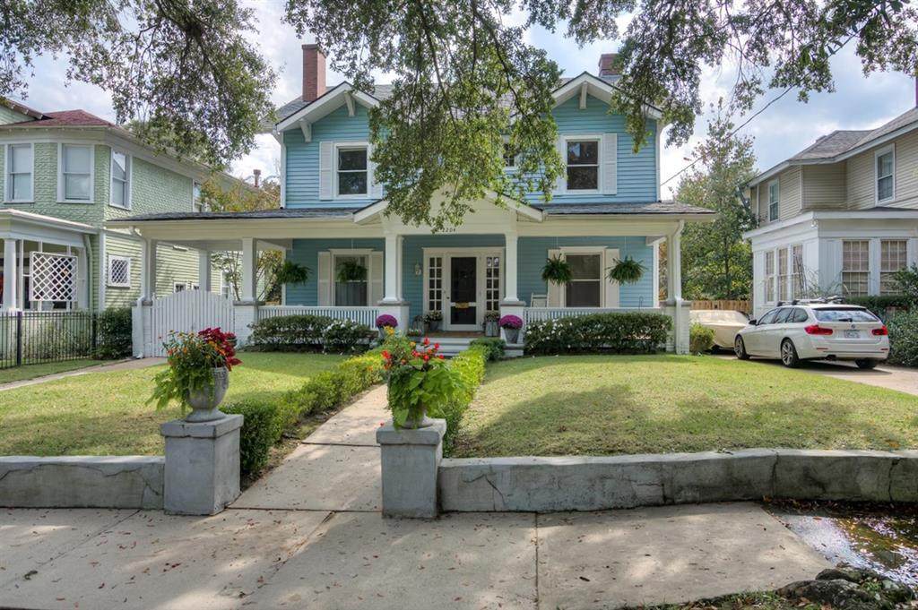 2204 Richmond Avenue - Photo 1