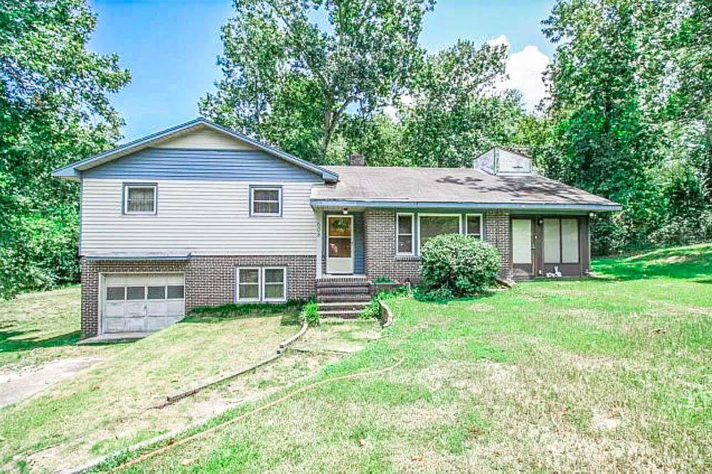 608 Forest Circle - Photo 1