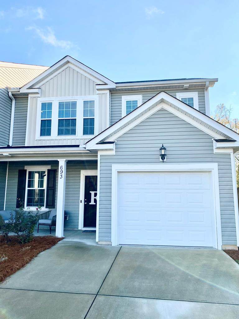693 Aberdeen Circle - Photo 1