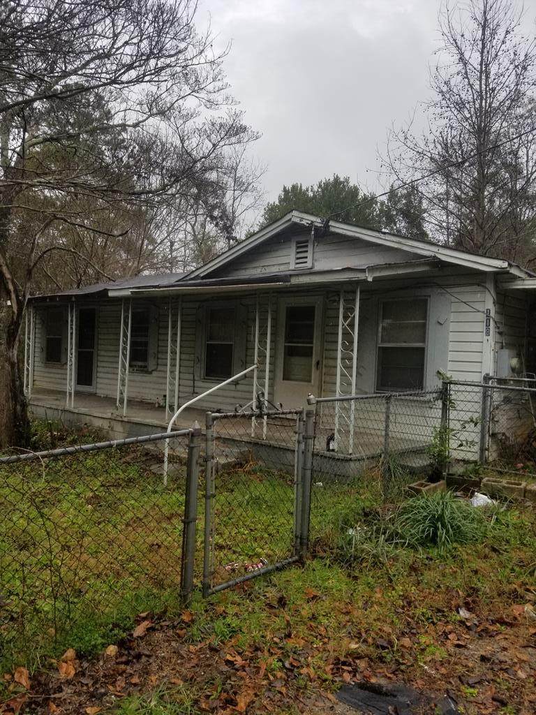 118 Robinson Avenue - Photo 1