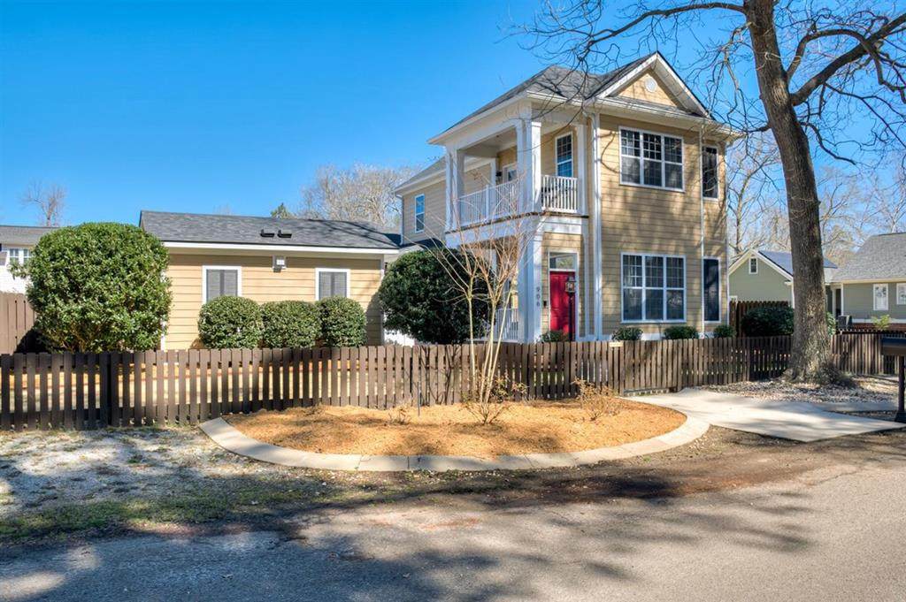 906 Colleton Avenue - Photo 1