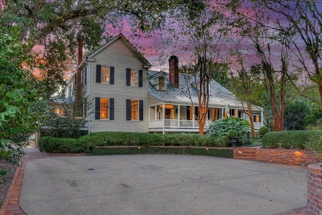 2150 Battle Row - Photo 1