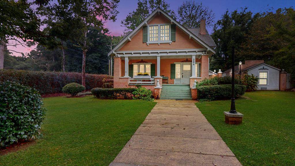 204 Calhoun Street - Photo 1