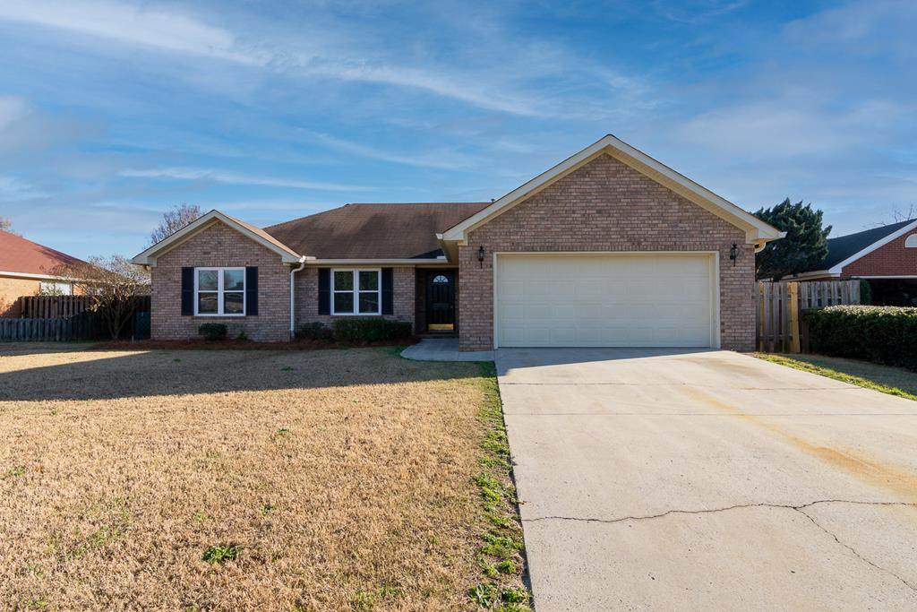 300 Summerfield Circle - Photo 1