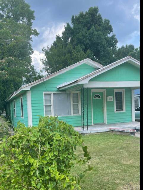 1437 Perry Avenue Avenue - Photo 1