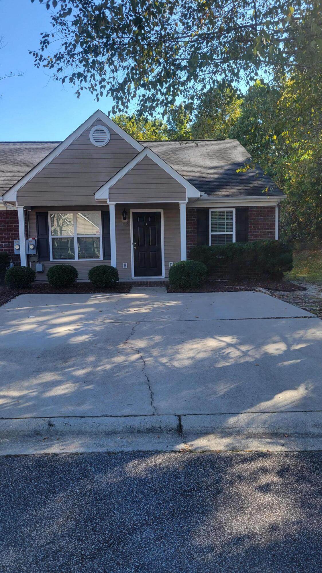 1835 Honeysuckle Way - Photo 1