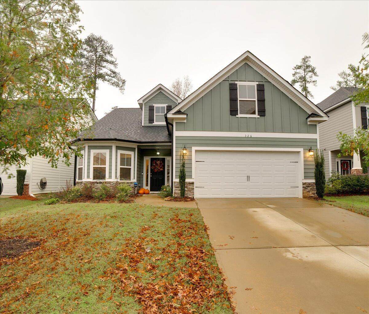 326 Colonnades Drive - Photo 1