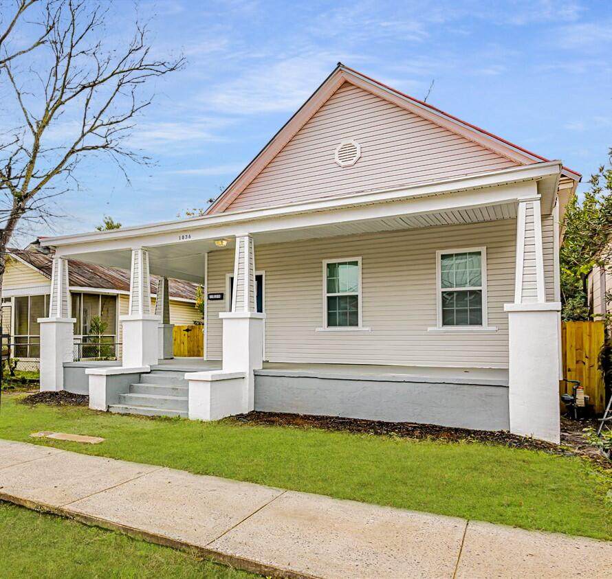 1836 Walker Street - Photo 1