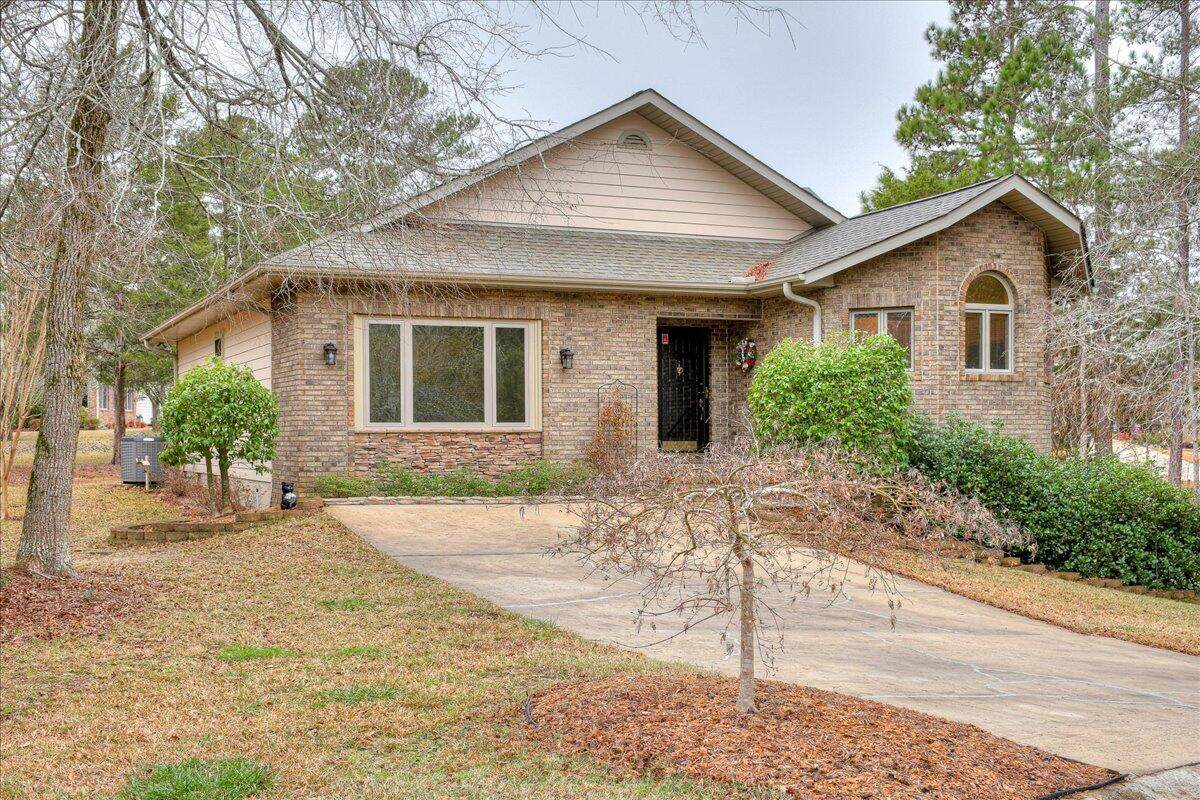 305 Golf Ct - Photo 1
