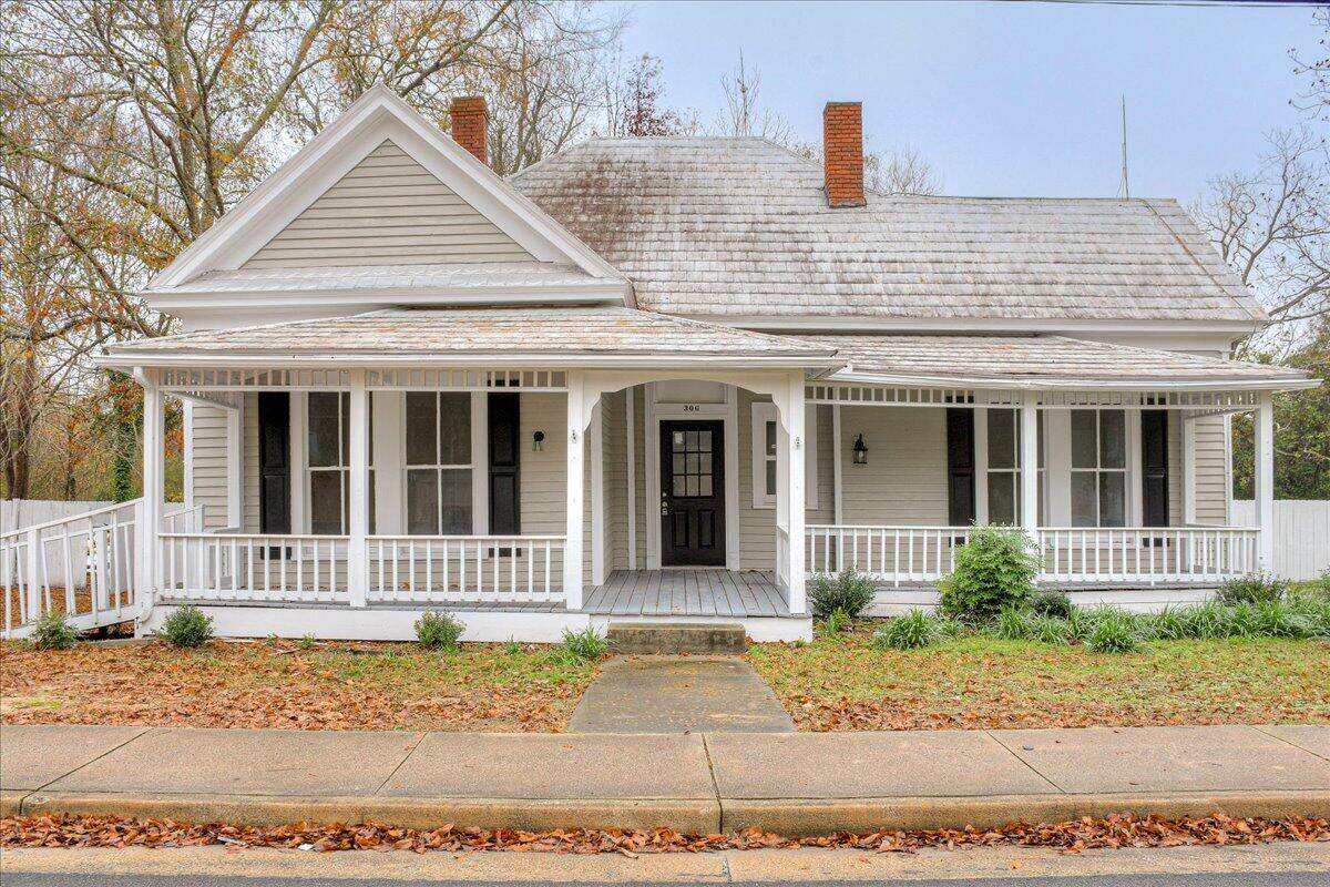 306 Center Street - Photo 1