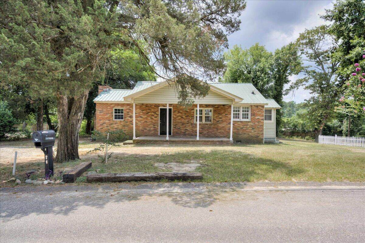 2908 Eidson Drive - Photo 1