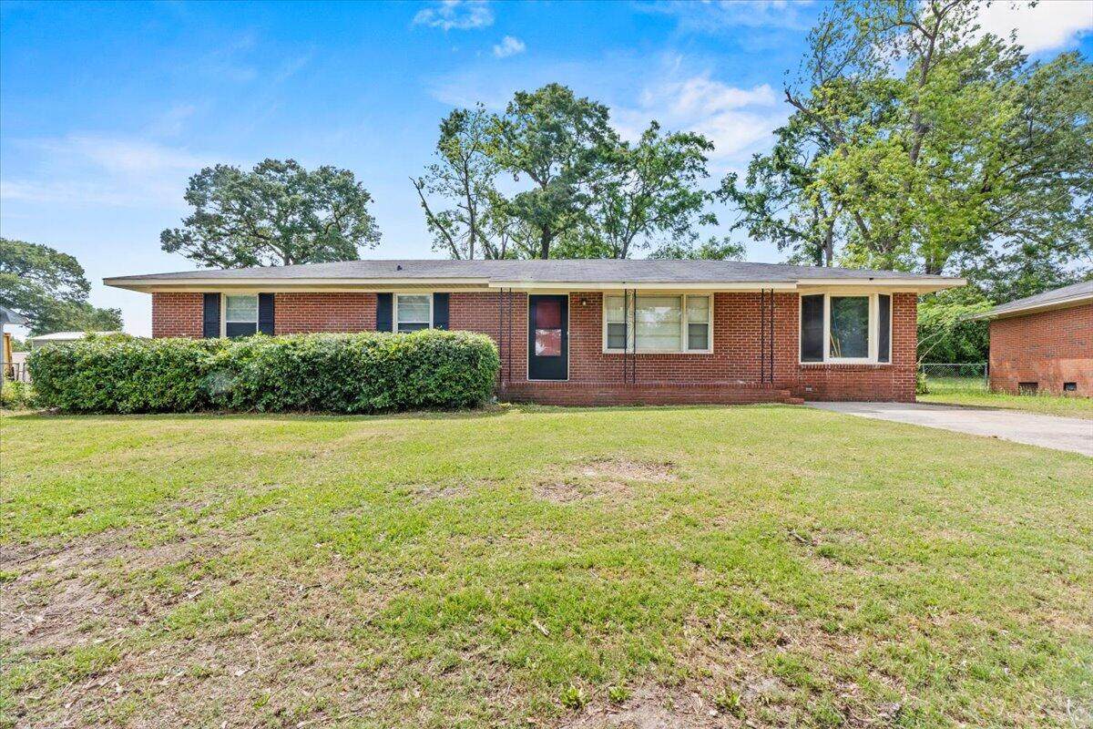 3029 Lonsdale Drive - Photo 1