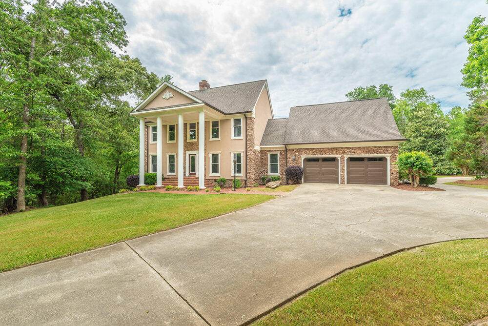 3287 Surrey Road - Photo 1
