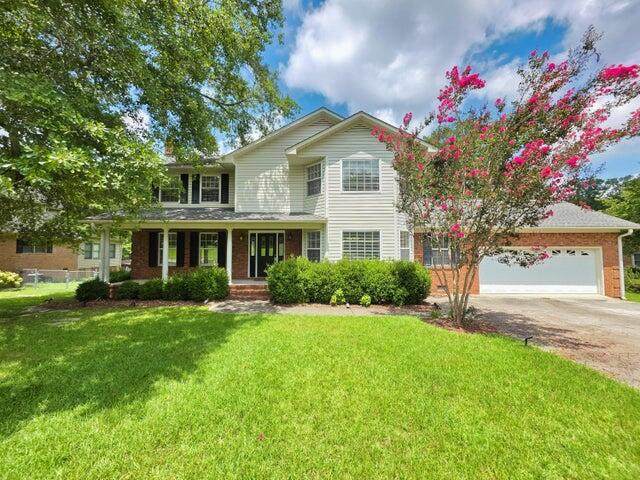 613 Skyline Drive - Photo 1