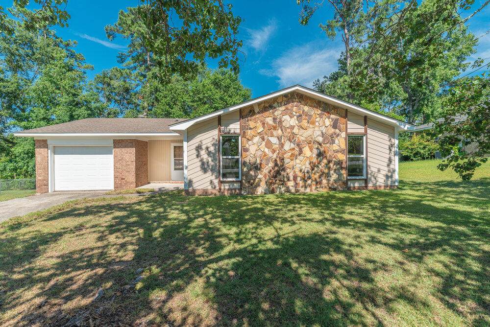 112 Lynne Drive - Photo 1