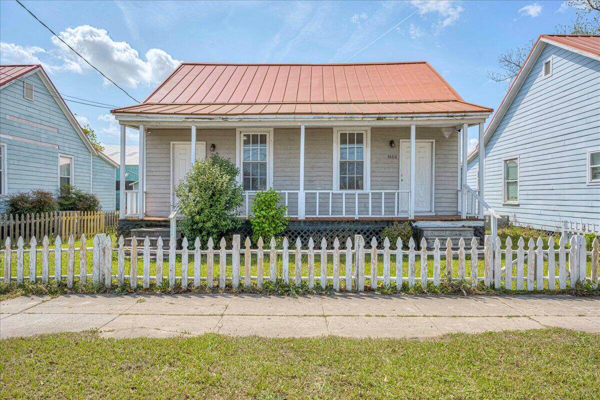 1606 Broad Street - Photo 1