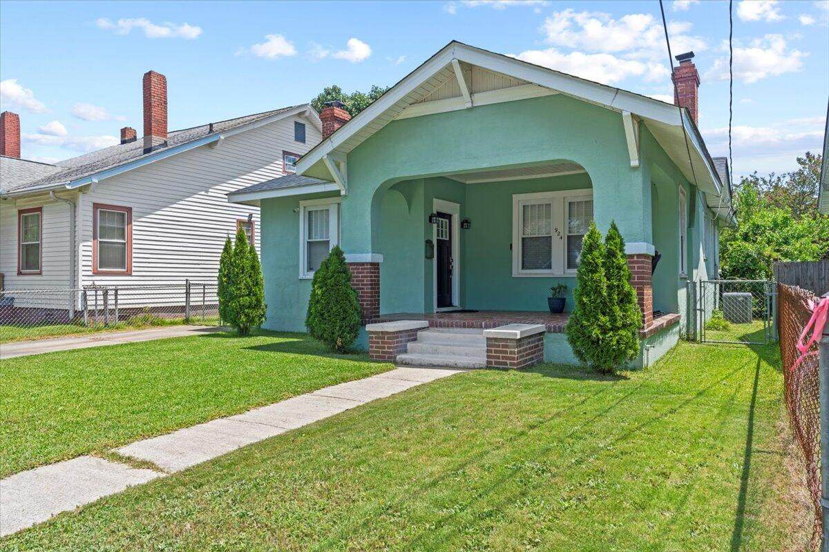 924 Beman Street - Photo 1