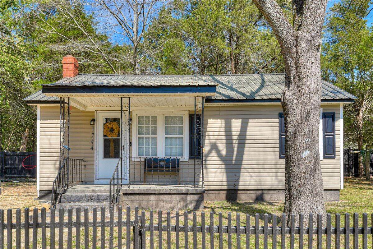 1744 Barbara Lane - Photo 1