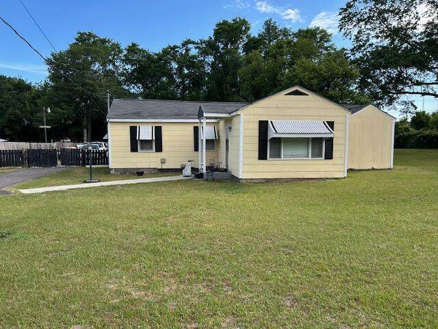 3416 Seneca Avenue - Photo 1