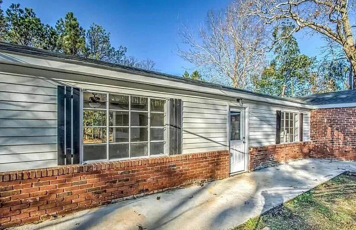 517 Robinson Avenue - Photo 1
